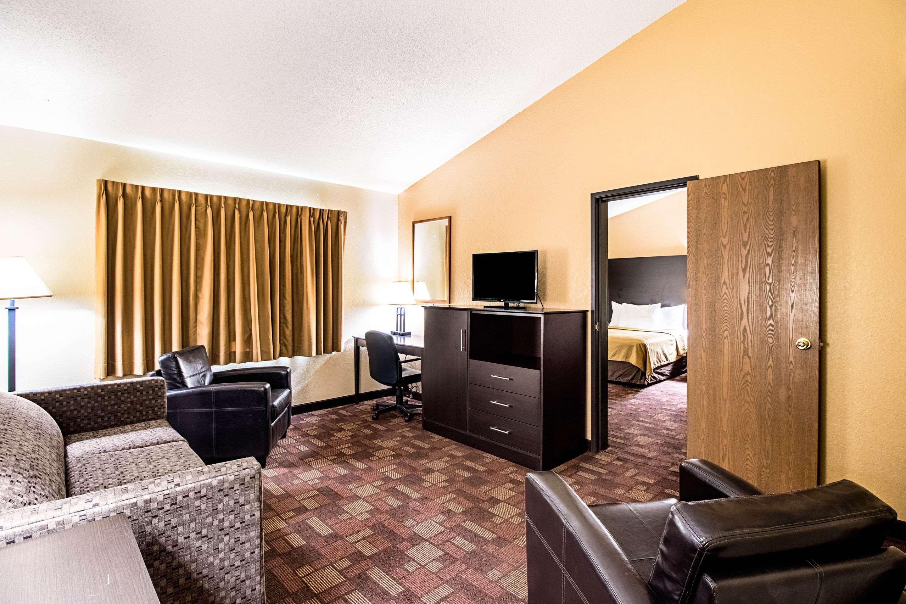 Econo Lodge Watertown Exteriör bild