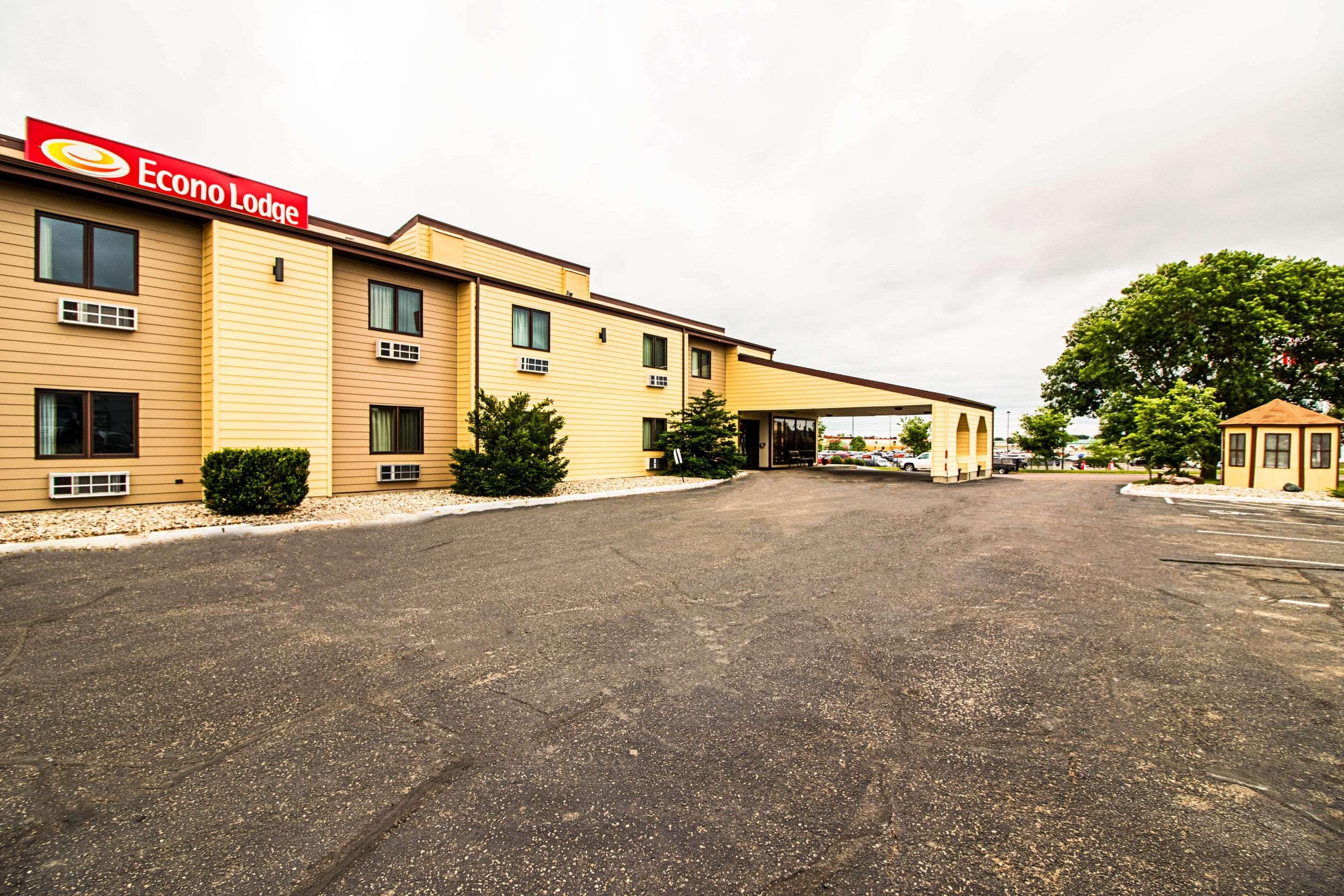Econo Lodge Watertown Exteriör bild