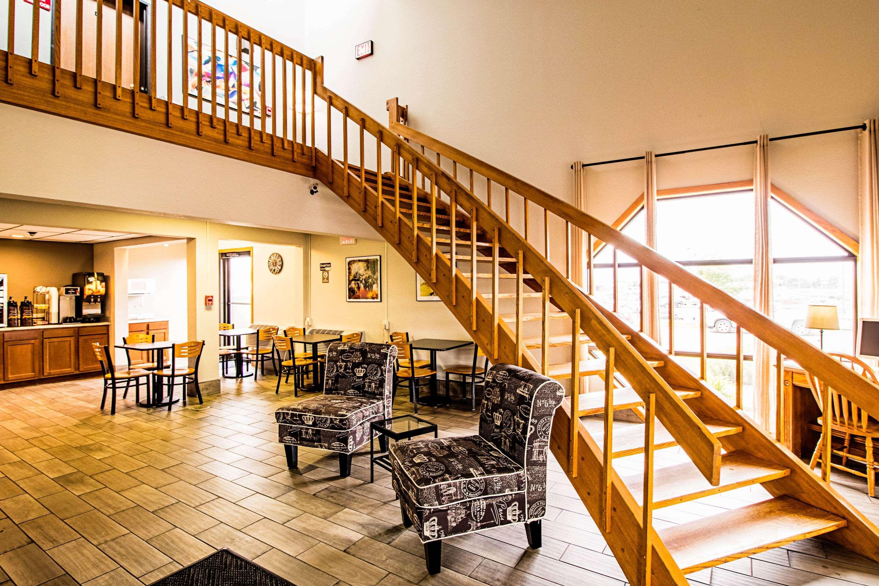Econo Lodge Watertown Exteriör bild