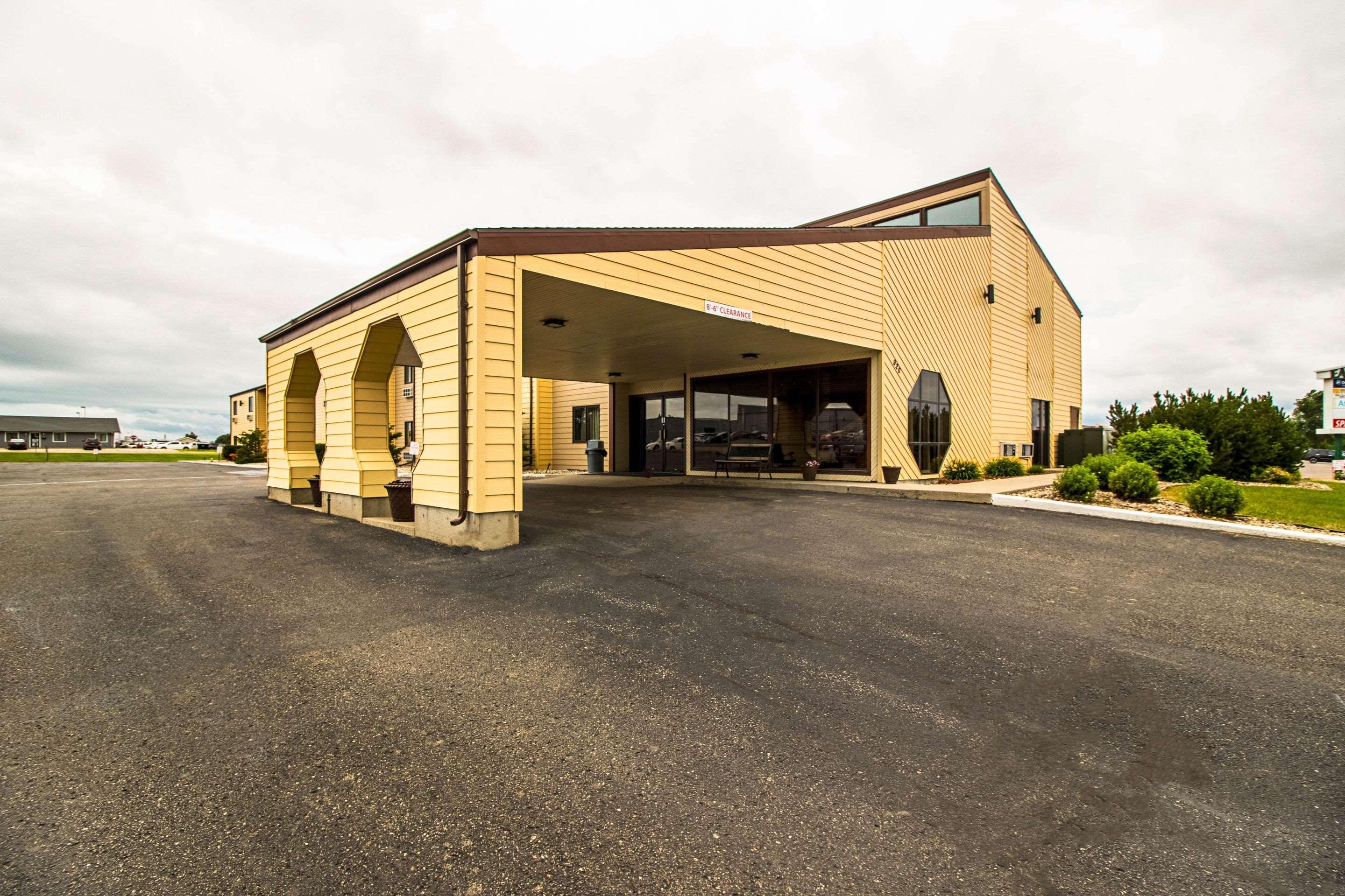 Econo Lodge Watertown Exteriör bild