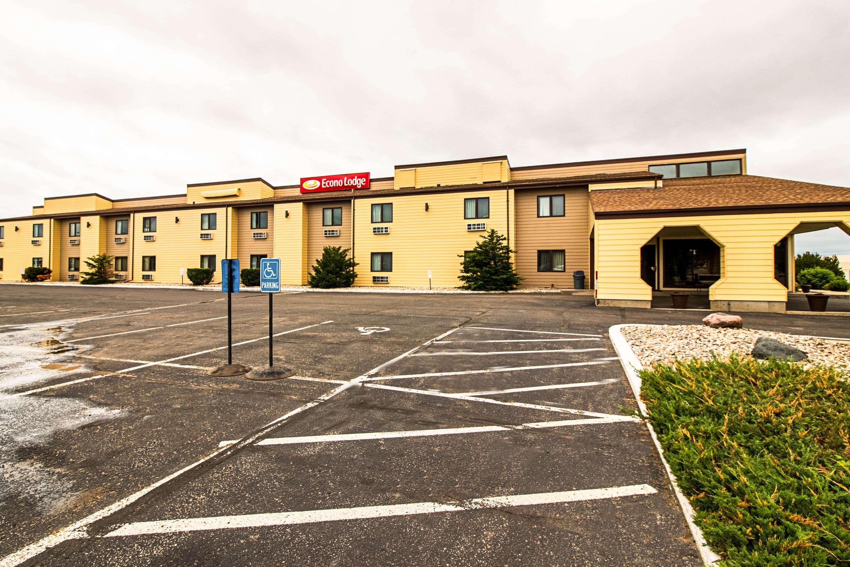 Econo Lodge Watertown Exteriör bild