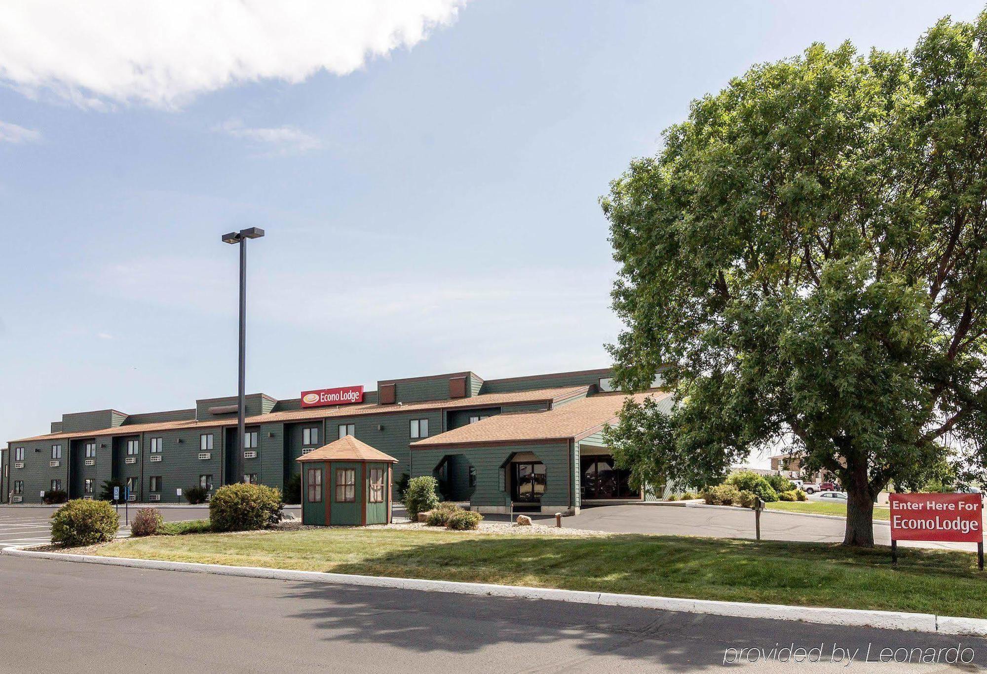 Econo Lodge Watertown Exteriör bild