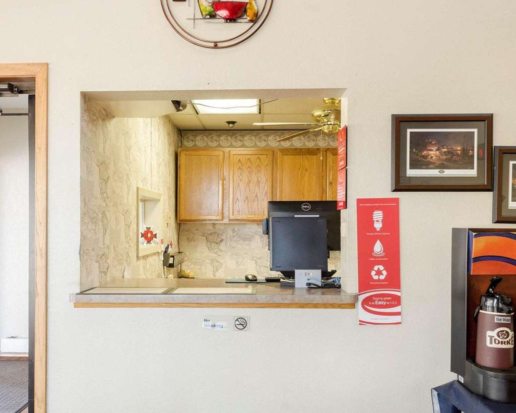 Econo Lodge Watertown Inreriör bild