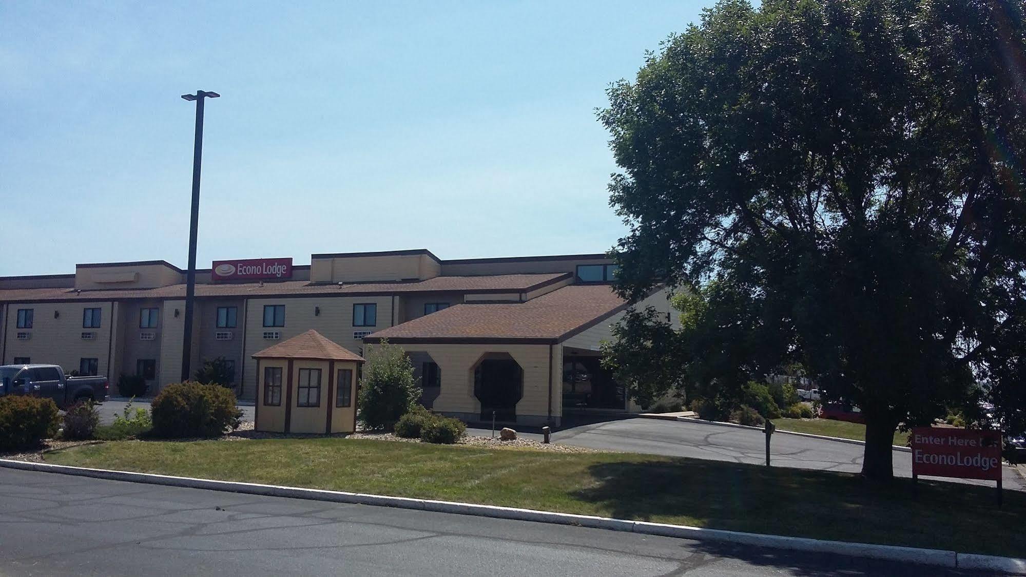 Econo Lodge Watertown Exteriör bild