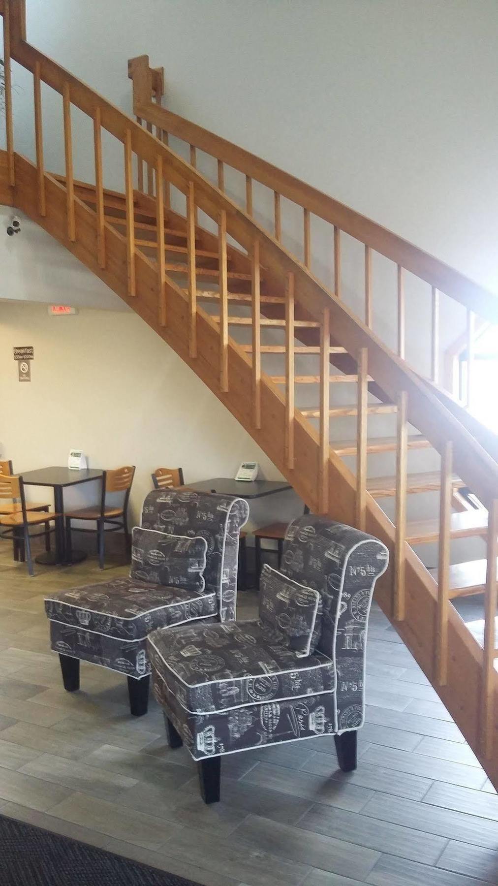 Econo Lodge Watertown Exteriör bild